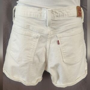 Levi's~Mid Lenght White Denim Shorts~Size 31
